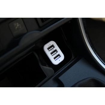 Ładowarka samochodowa 3x USB biała PCH-03 AMIO-01027