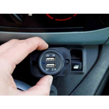 Ładowarka do zabudowy 2x USB 3.1A, 12/24V