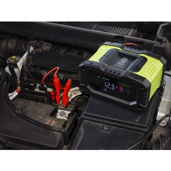 Inteligentny prostownik cyfrowy do akumulatorów 12V 10A 6 - 200 Ah, 24V 5A, 6 - 100 Ah