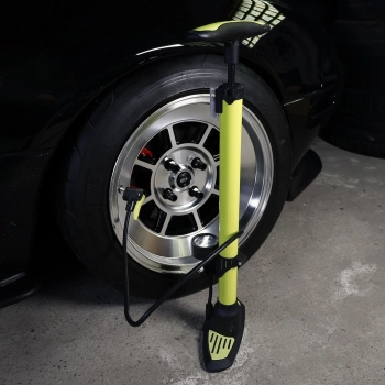 Pompka ręczna słupkowaz ciśnieniomierzem, max 11 BAR / 160 PSI