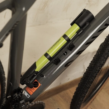 Mini pompka ręczna 310 mm z wężykiem i uchwytem rowerowym, max 8 BAR / 120 PSI
